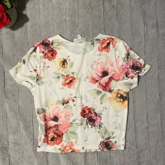 NWOT Floral Tee - Picture 5 of 7
